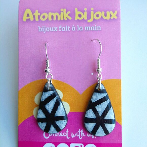 Handmade black and white polymer clay earrings. Boucles d'oreilles - Picture 2 of 6